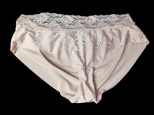 Load image into Gallery viewer, PEACH LACE FULL BACK BRIEFS